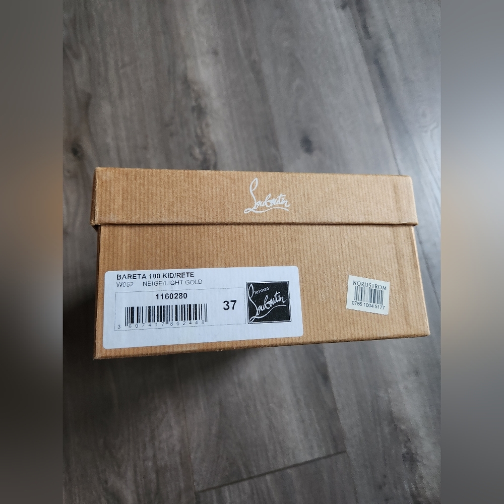 Authentic Louboutin Barretta Spike Mesh Pump with box and dust bag - Picture 4 of 15